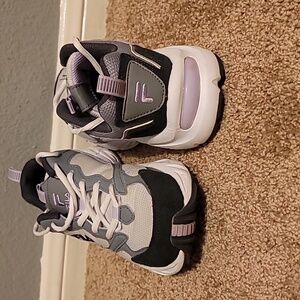 Fila woman's lilac/grey tennis shoe. Size 7